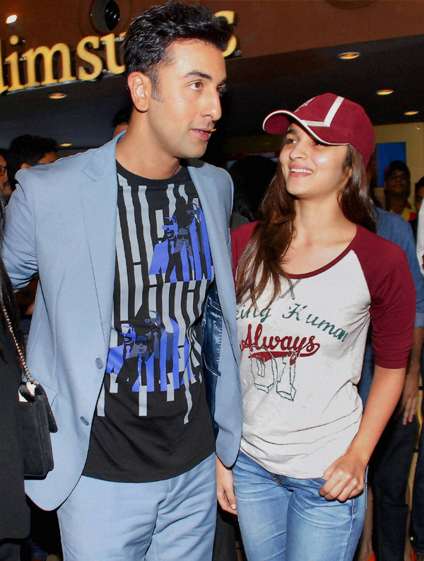 Mumbai : Actors Ranbir Kapoor and Alia Bhatt during the inauguration of the short film festival 'Shuruaat Ka Interval' in Mumbai on Wednesday. PTI Photo (PTI8_14_2014_000062B)