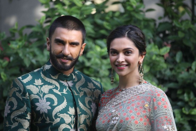 1463059654_ranveer-singh-deepika-padukone-sets-swaragini