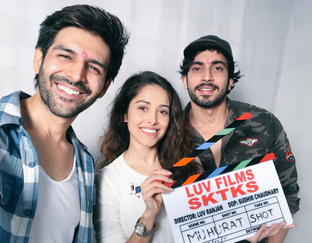 kartik-aaryan-mahurat-shot