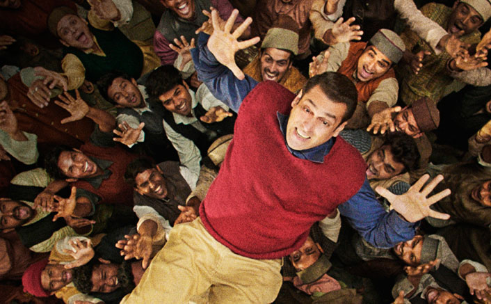 check-out-the-1st-look-of-radio-song-from-tubelight-0001