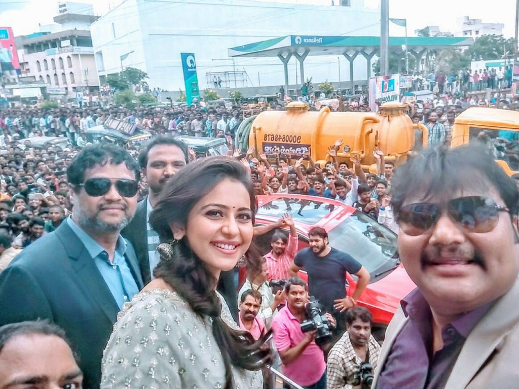 rakul-preet-singh-at-kurnool-4