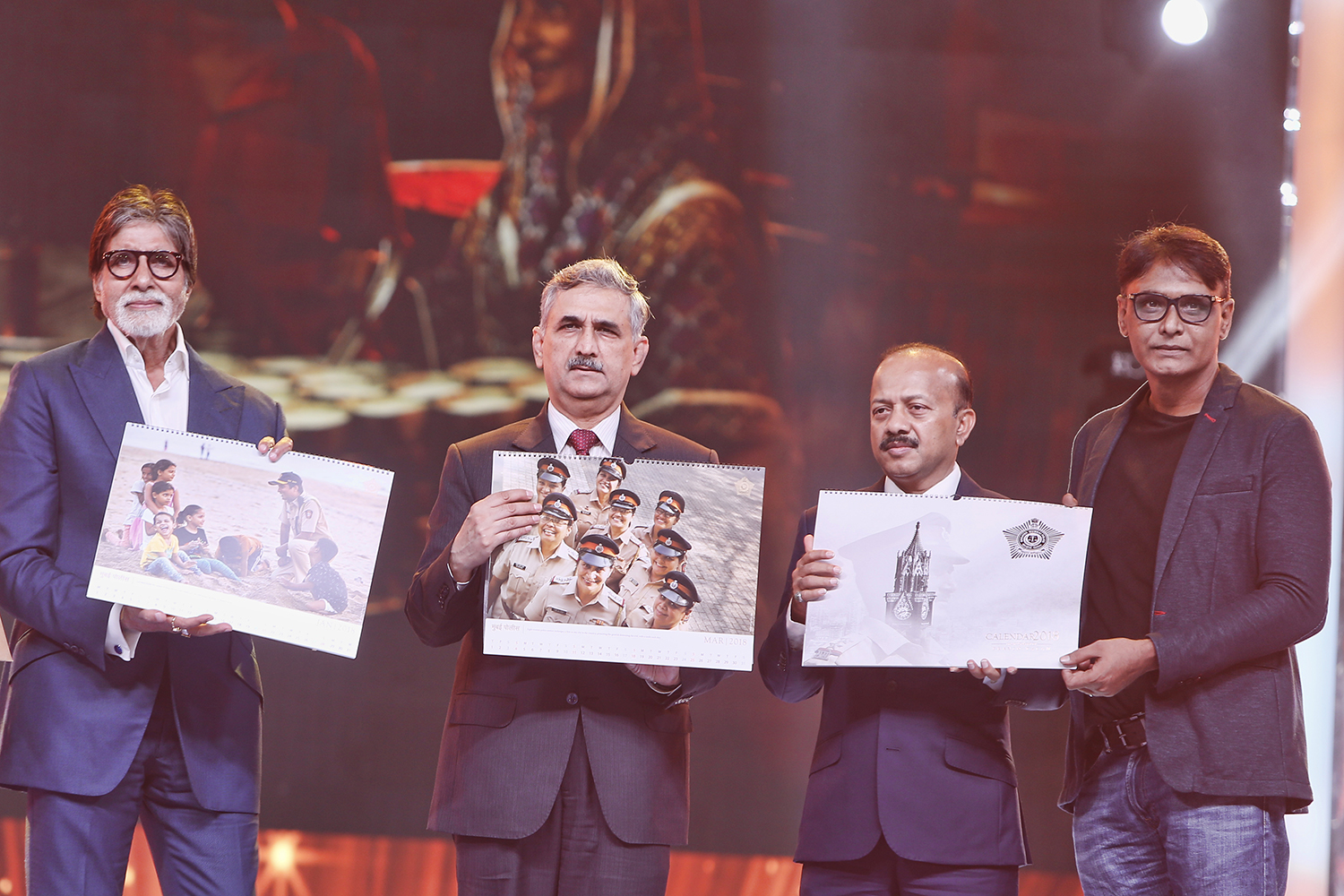 Amitabh Bachchan unveils Mumbai Police Calendar