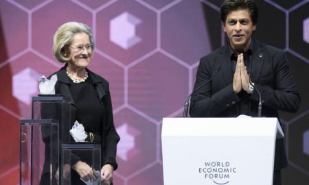 shah rukh khan receives the crystal award