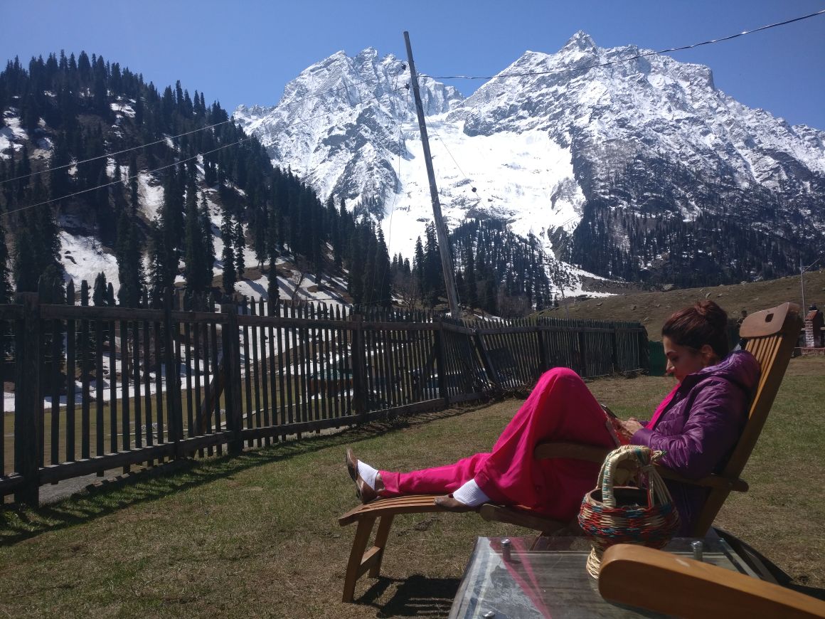 Taapsee share beautiful images from Kashmir Schedule of Manmarziyaan