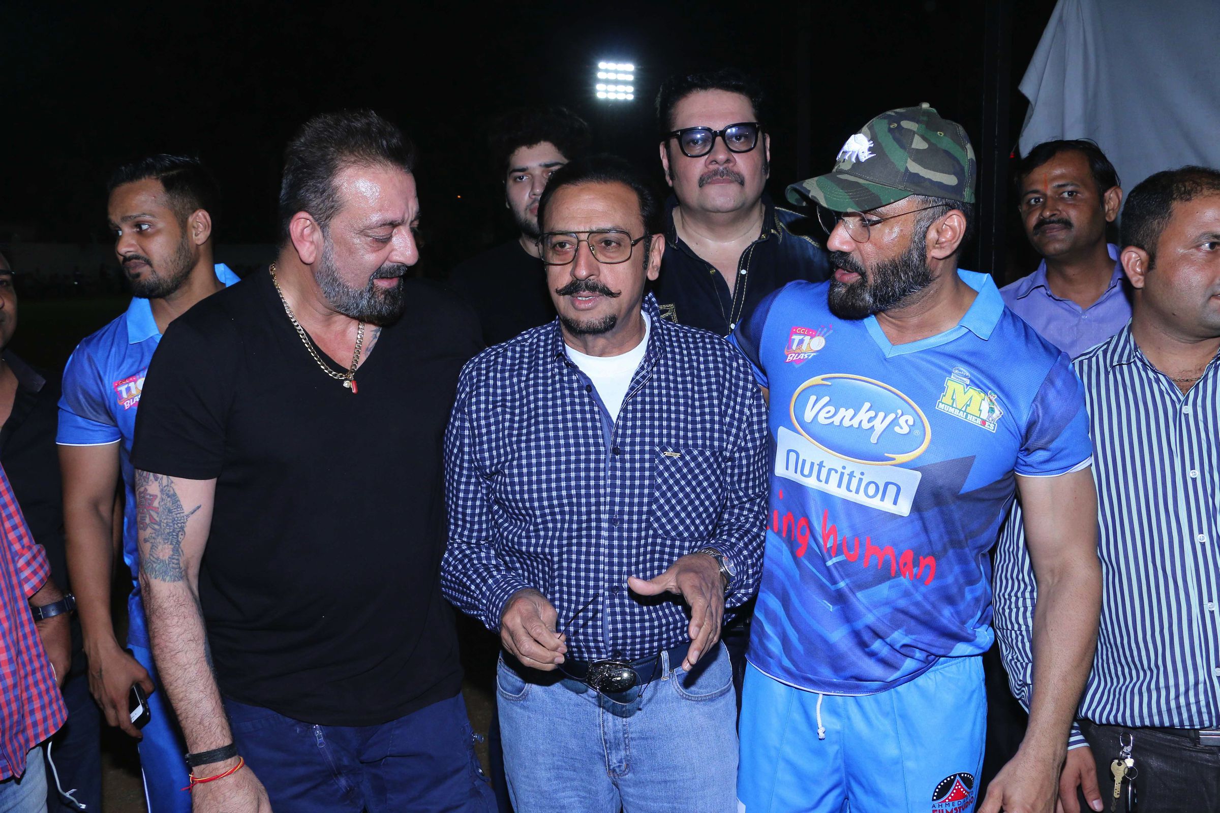 Sanjay Dutt, Gulshan Grover And Suniel Shetty