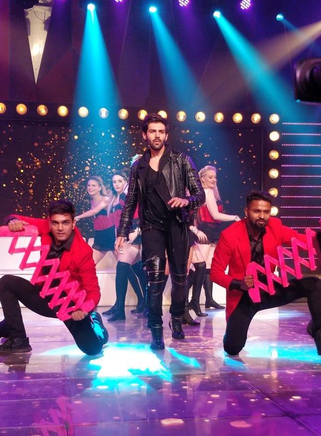 kartik-aaryan-at-ipl-1