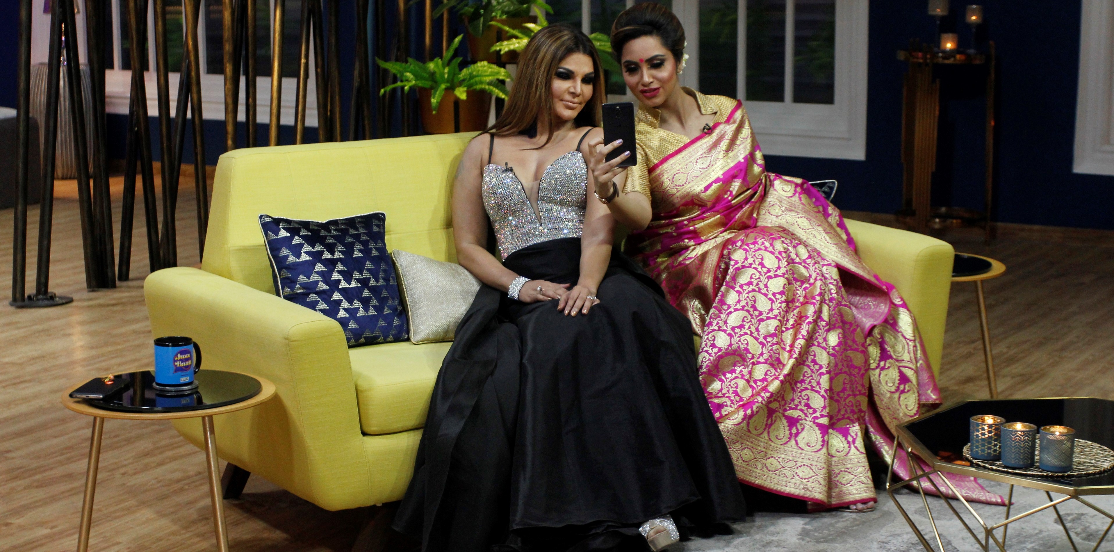 rakhi-sawant-and-arshi-khan-on-sets-of-juzzbaatt