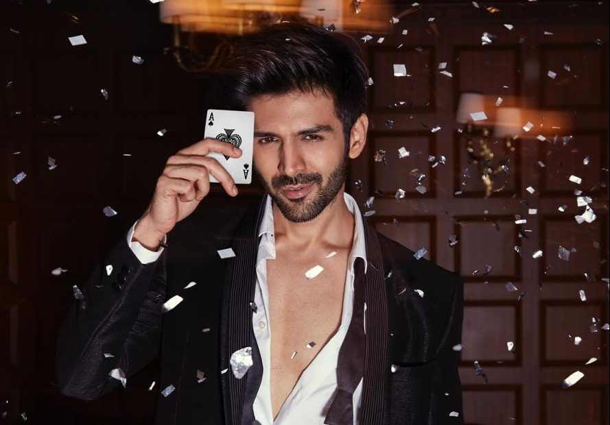 Kartik Aaryan To Host IIFA