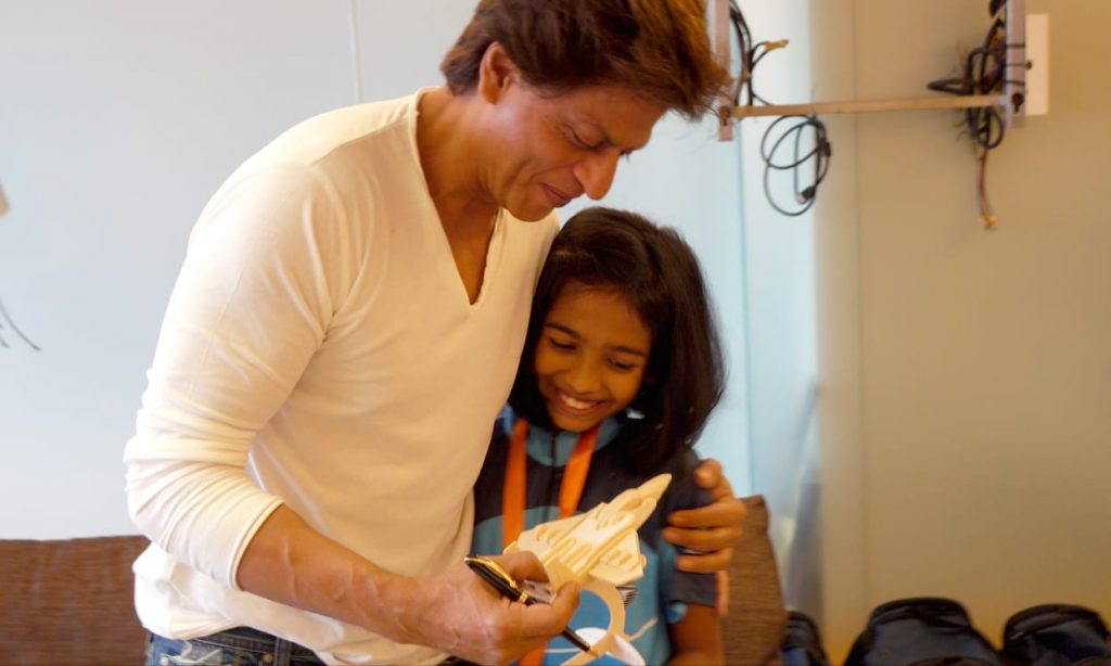 shah-rukh-khan-with-survivors-of-childhood-cancer-4