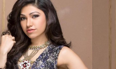 Tulsi Kumar sings tere jaisa