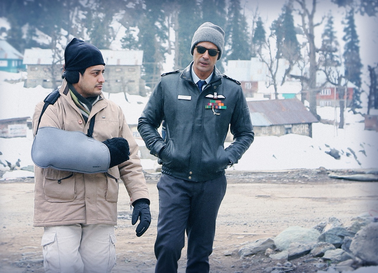 Writer-Director Vijay Lalwani with Arjun Rampal on the sets of The Final Call